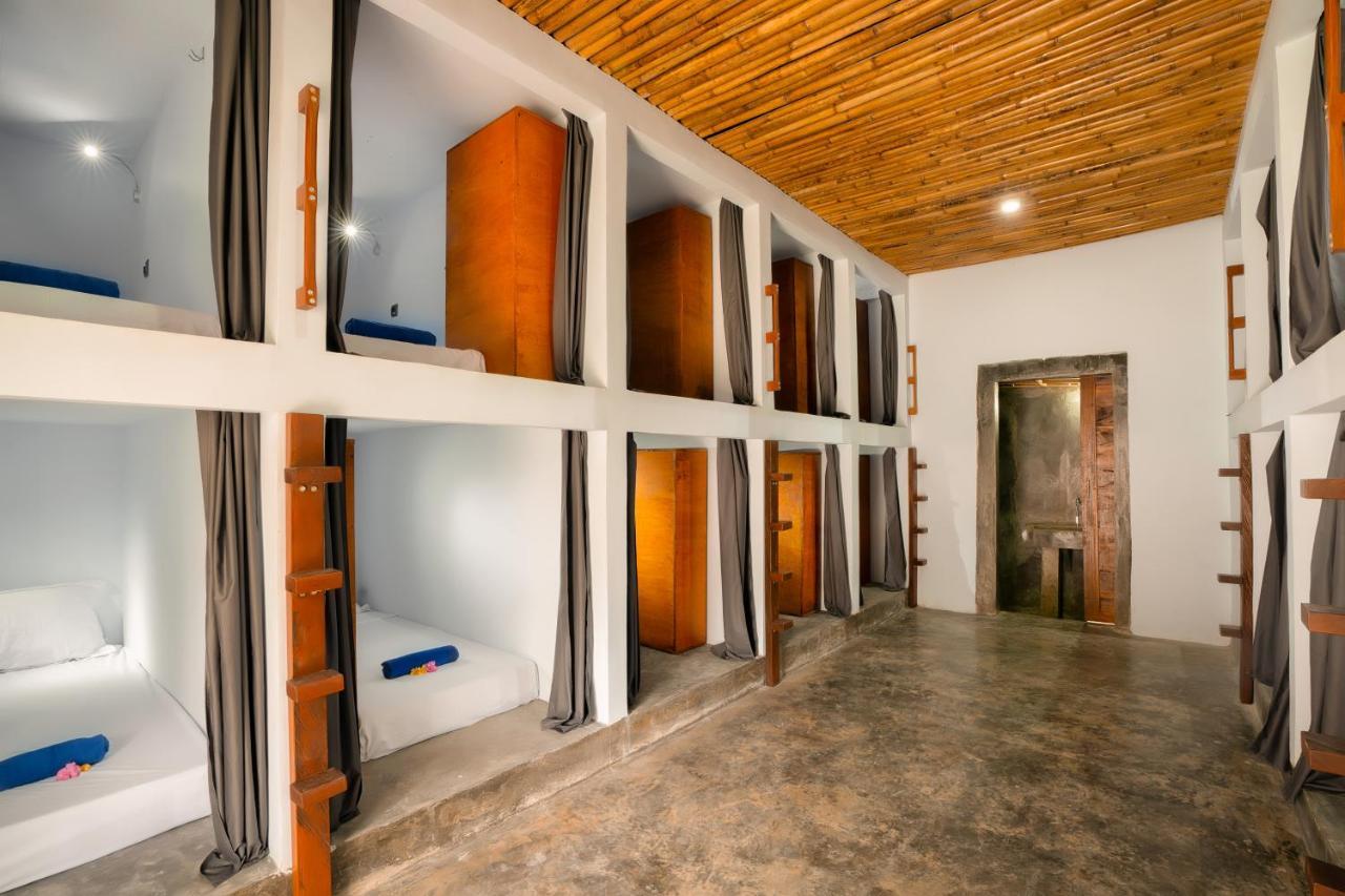 Waiwas Hostel Kuta  Kültér fotó