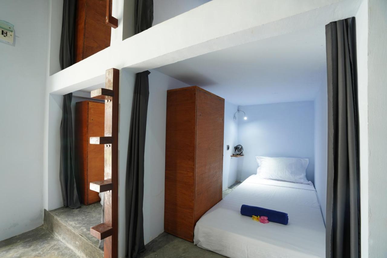 Waiwas Hostel Kuta  Kültér fotó