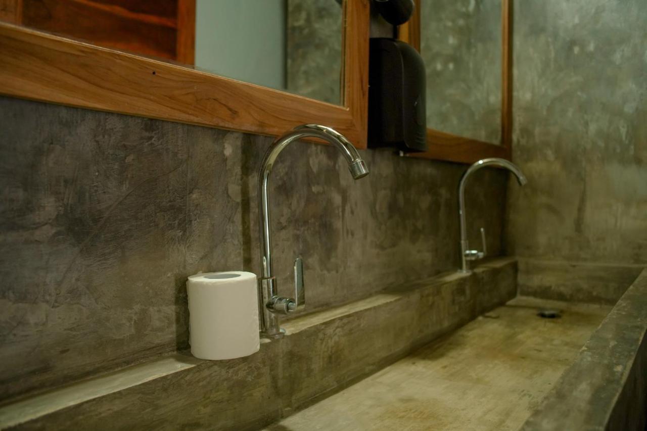 Waiwas Hostel Kuta  Kültér fotó